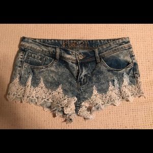 Rue 21 shorts with lace